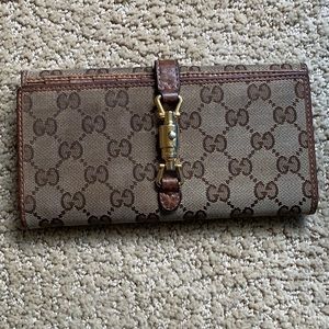 100% AUTHENTIC Gucci wallet